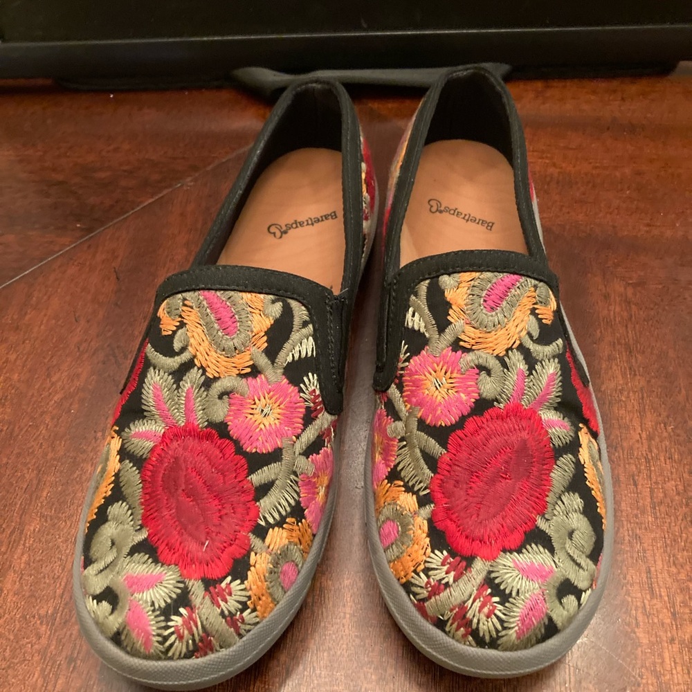Bare Traps Slip-On shoes